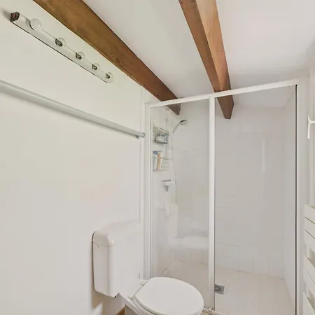 800 M De La Plage, Maison Pour 4 Avec Terrasse *