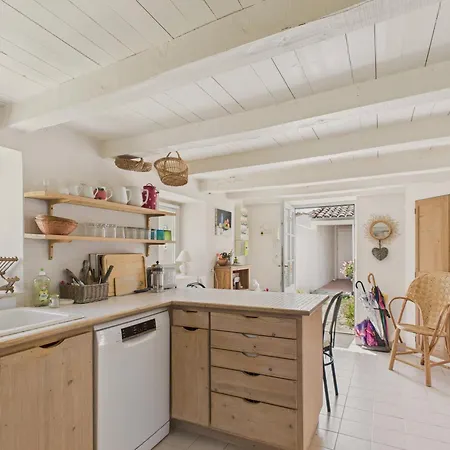 Дом отдыха 800 M De La Plage, Maison Pour 4 Avec Terrasse