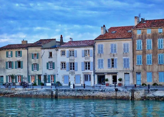 800 M De La Plage, Maison Pour 4 Avec Terrasse Les Portes-en-Re
