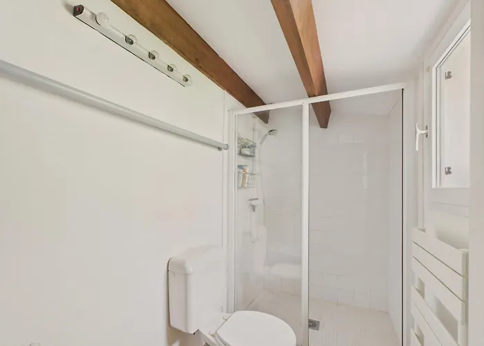 800 M De La Plage, Maison Pour 4 Avec Terrasse *